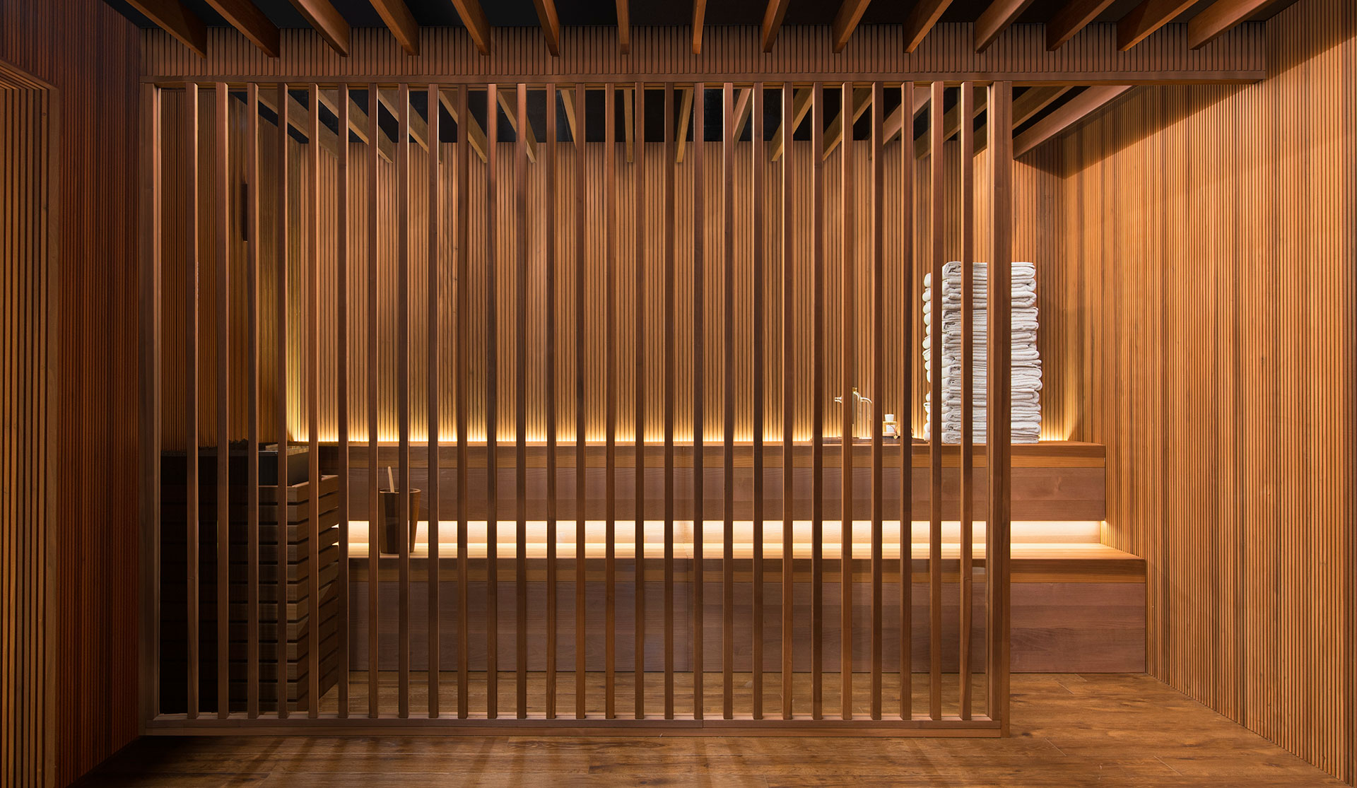 Elle Decor Grand Hotel Design Therapy: sauna lined with wooden slats