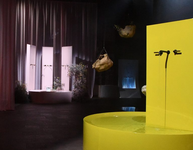 Flow through the colors for Rubinetterie Stella: yellow basin installation with hanging stones