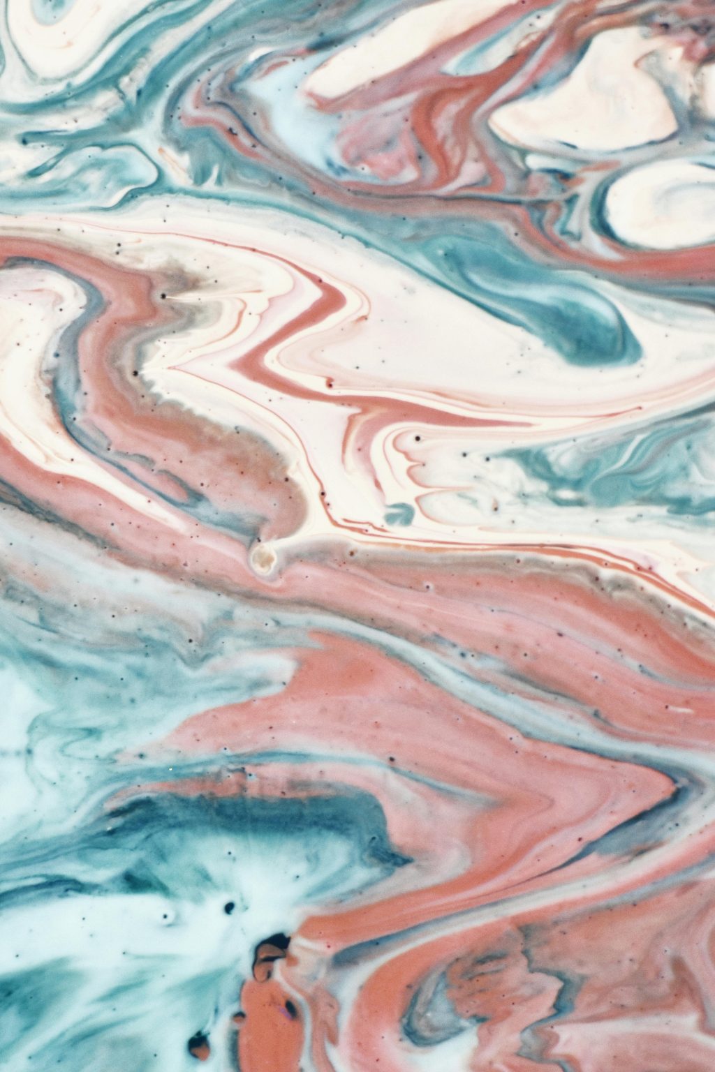 Solstizio Christmas edition: close-up of marbled pink, blue and white glaze