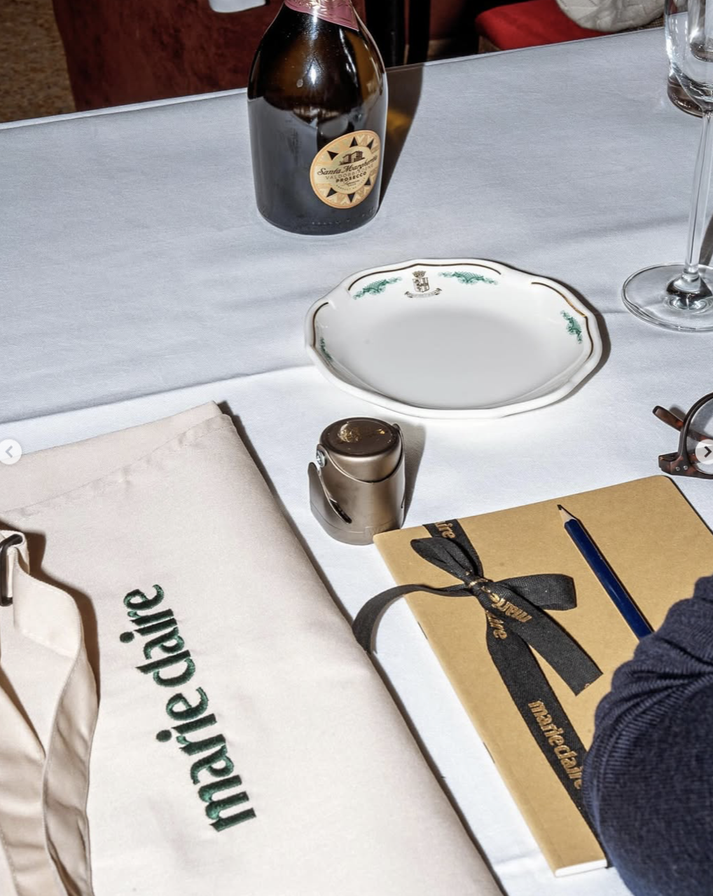 Marie Claire, Che forma hanno le nostre tavole at MC Bistrot 2023: table set with Marie Claire stationery